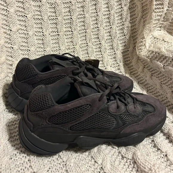 Yeezy Men's Black and Gray Sneakers - Picture 2 of 6